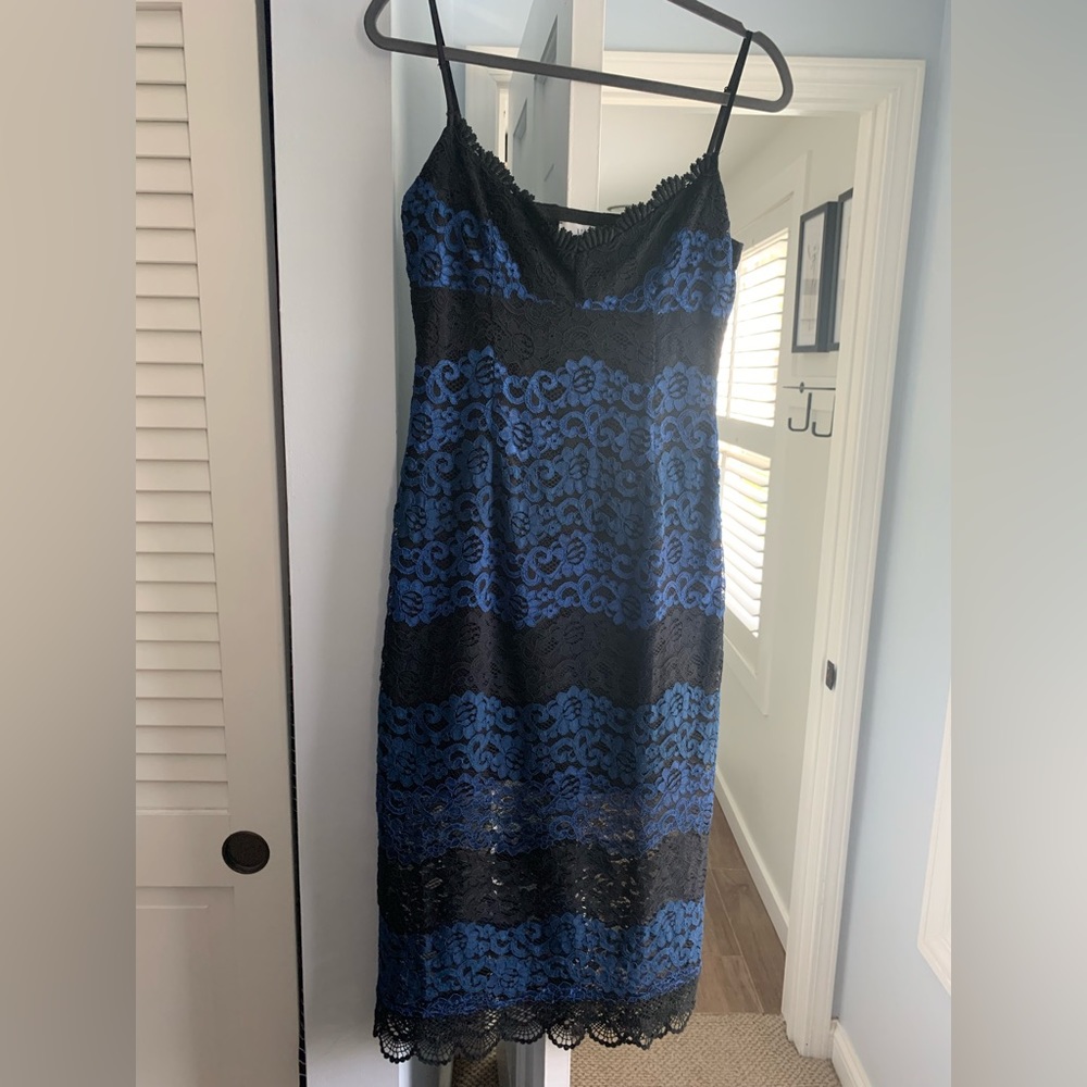 Lace overlay midi NSR blue/black dress